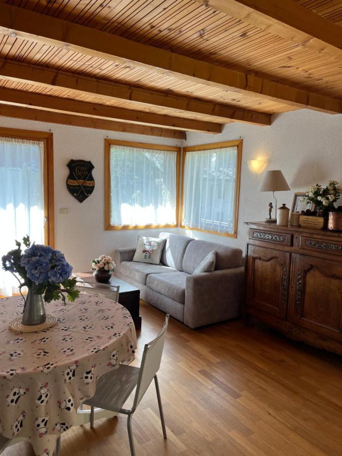 Chalet Blanc "Le Flocon" Курмайор Екстериор снимка