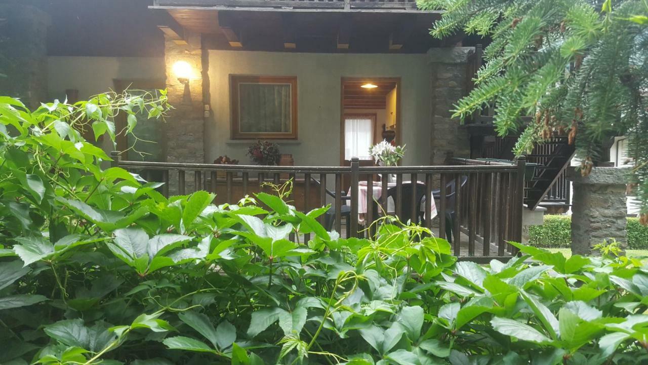 Chalet Blanc "Le Flocon" Курмайор Екстериор снимка